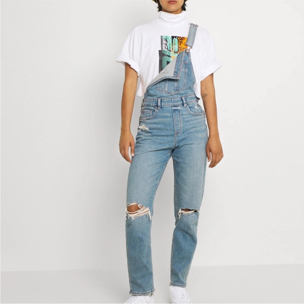 AE - Mom Distressed Overalls